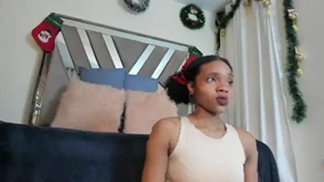 Snapshot of sara_williams01 chatting on 12-19-25, 01:07 sara williams01 online show from 12-19-25, 01:07