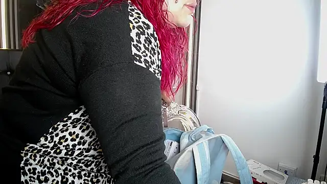 Bruja  Scarlata online show from 09-17-25, 10:17