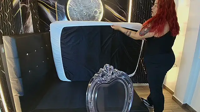 Bruja  Scarlata online show from 12-01-25, 11:26