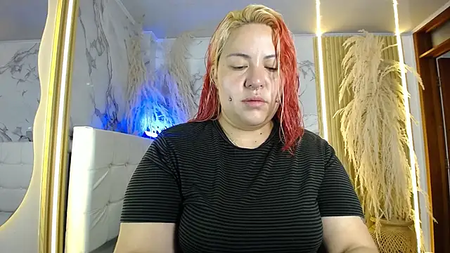 Bruja  Scarlata online show from 12-15-25, 10:30