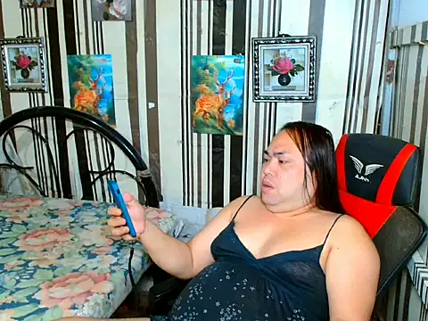 Snapshot of Reginex chatting on 08-07-26, 07:49 Reginex online show from 08-07-26, 07:49