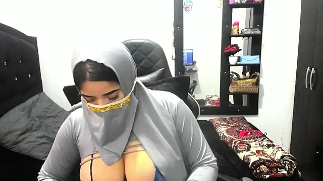 Snapshot of janna_isa chatting on 10-26-25, 07:31 janna isa online show from 10-26-25, 07:31