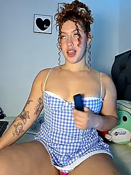 Snapshot of __elissa chatting on 04-04-26, 03:38 elissa online show from 04-04-26, 03:38