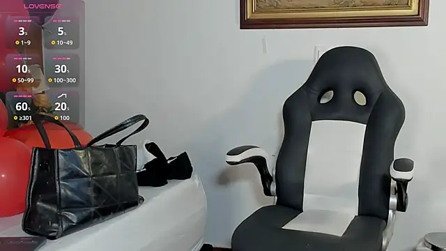 Snapshot of Wendy_Marchall chatting on 02-16-26, 06:59 Wendy Marchall online show from 02-16-26, 06:59