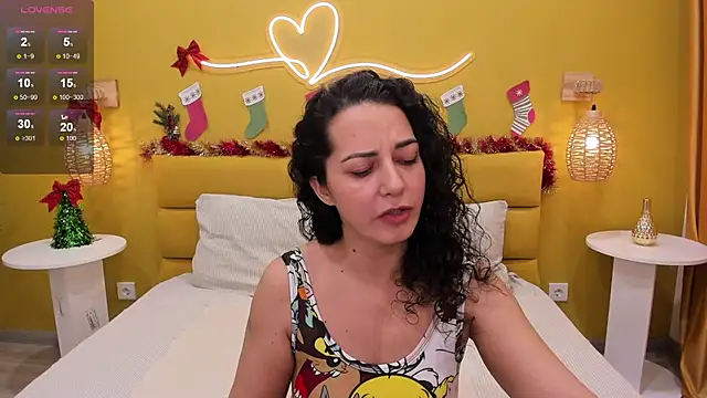 Linda Insatiable online show from 12-21-24, 01:36