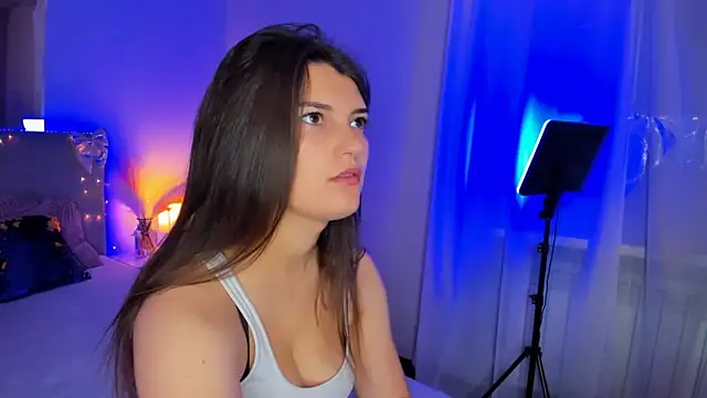 Laura Leee online show from 06-14-26, 04:47