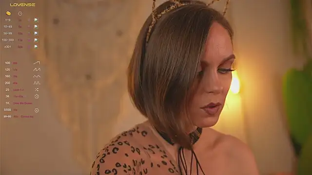 Snapshot of lil_fleur chatting on 10-30-25, 03:35 lil fleur online show from 10-30-25, 03:35