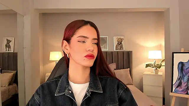 Madie  collins online show from 01-04-25, 11:43