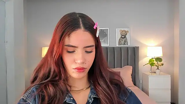 Madie  collins online show from 02-04-25, 11:49