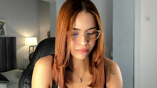 Madie  collins online show from 12-20-25, 11:50