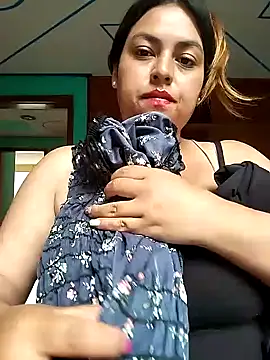 Snapshot of DULCE__26 chatting on 02-06-25, 12:05 DULCE 26 online show from 02-06-25, 12:05
