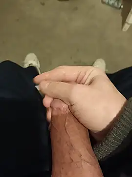 Snapshot of casper0303 chatting on 01-12-25, 09:40 casper0303 online show from 01-12-25, 09:40