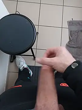 Snapshot of casper0303 chatting on 01-14-25, 12:56 casper0303 online show from 01-14-25, 12:56