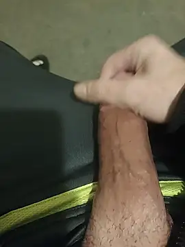 Snapshot of casper0303 chatting on 02-06-25, 10:43 casper0303 online show from 02-06-25, 10:43