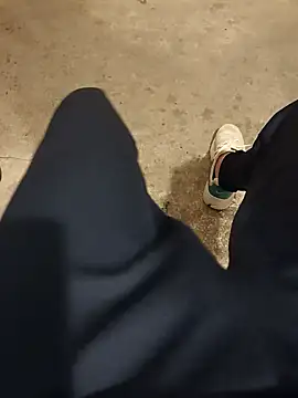 Snapshot of casper0303 chatting on 02-13-25, 09:06 casper0303 online show from 02-13-25, 09:06