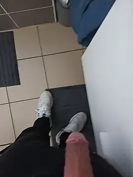 Snapshot of casper0303 chatting on 02-17-25, 10:36 casper0303 online show from 02-17-25, 10:36