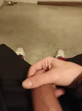 Snapshot of casper0303 chatting on 02-28-25, 01:58 casper0303 online show from 02-28-25, 01:58