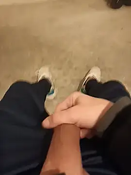 Snapshot of casper0303 chatting on 03-21-25, 04:40 casper0303 online show from 03-21-25, 04:40