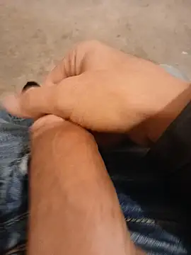 Snapshot of casper0303 chatting on 09-10-25, 12:27 casper0303 online show from 09-10-25, 12:27