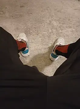 Snapshot of casper0303 chatting on 10-11-25, 04:05 casper0303 online show from 10-11-25, 04:05