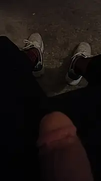 Snapshot of casper0303 chatting on 12-13-25, 10:37 casper0303 online show from 12-13-25, 10:37