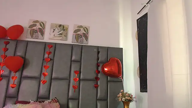 Snapshot of sophiaFoster4u chatting on 02-28-25, 02:31 sophiaFoster4u online show from 02-28-25, 02:31
