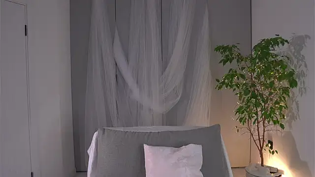 Snapshot of lorrie_love_story chatting on 11-16-25, 07:03 lorrie love story online show from 11-16-25, 07:03