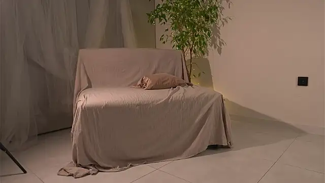 Snapshot of lorrie_love_story chatting on 11-25-25, 09:31 lorrie love story online show from 11-25-25, 09:31