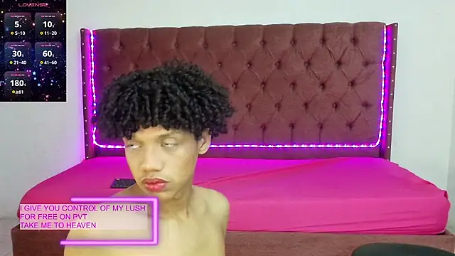 Snapshot of jony_honey chatting on 02-18-25, 01:33 jony honey online show from 02-18-25, 01:33