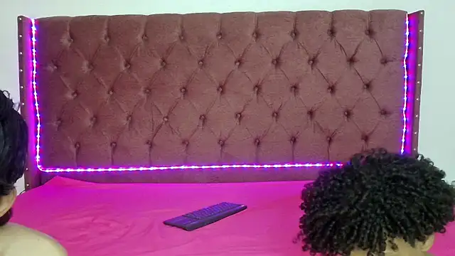 Snapshot of jony_honey chatting on 03-19-25, 01:07 jony honey online show from 03-19-25, 01:07