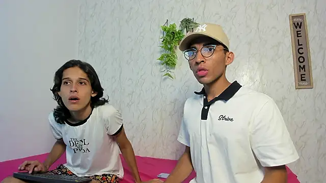 Snapshot of jony_honey chatting on 02-17-26, 11:50 jony honey online show from 02-17-26, 11:50
