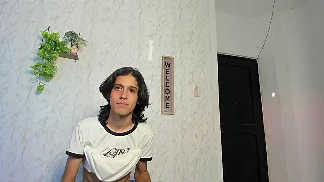 Snapshot of jony_honey chatting on 02-19-26, 12:12 jony honey online show from 02-19-26, 12:12