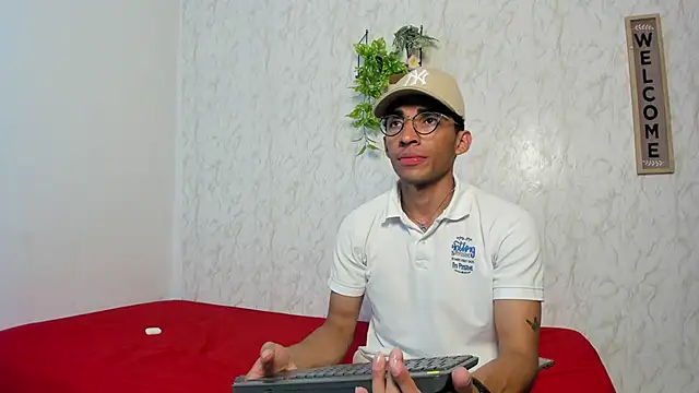 Snapshot of jony_honey chatting on 02-23-26, 12:02 jony honey online show from 02-23-26, 12:02