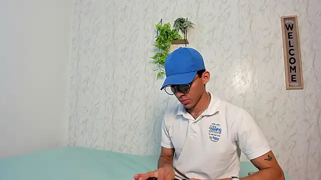 Snapshot of jony_honey chatting on 03-05-26, 11:39 jony honey online show from 03-05-26, 11:39