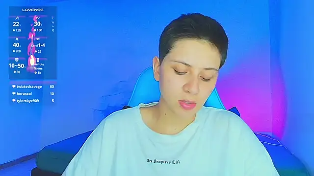 Snapshot of aron_wi chatting on 02-11-25, 09:14 aron wi online show from 02-11-25, 09:14