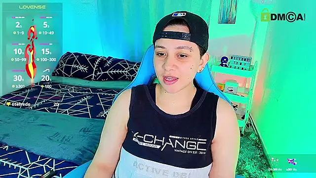 Snapshot of aron_wi chatting on 09-16-25, 12:06 aron wi online show from 09-16-25, 12:06