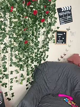 butterflybootyy online show from 02-25-25, 11:55