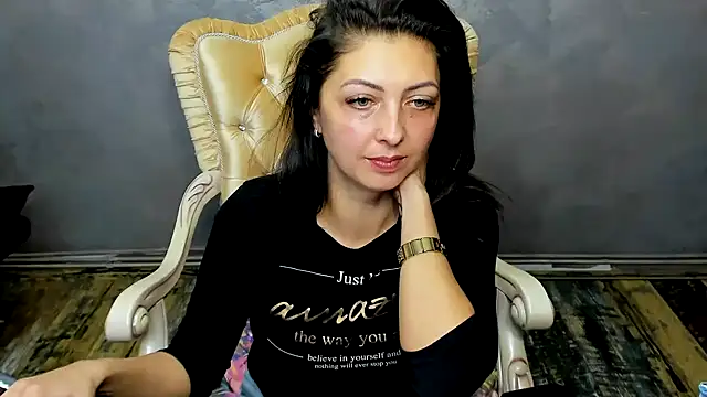 DivinSandra online show from 12-21-24, 08:39