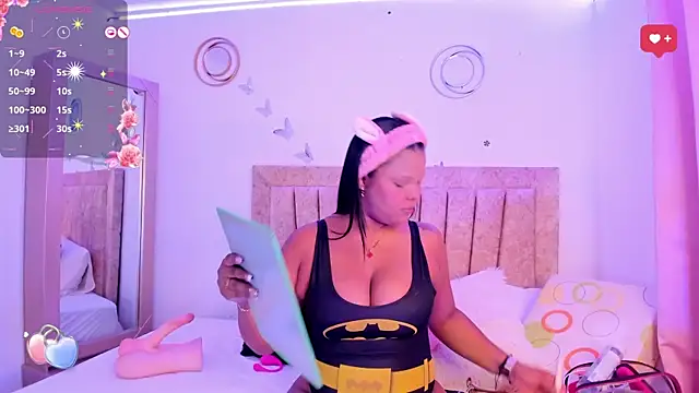 LaurinMonroe online show from 02-10-25, 07:28