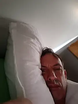 Snapshot of bagoulo chatting on 10-06-25, 09:51 bagoulo online show from 10-06-25, 09:51