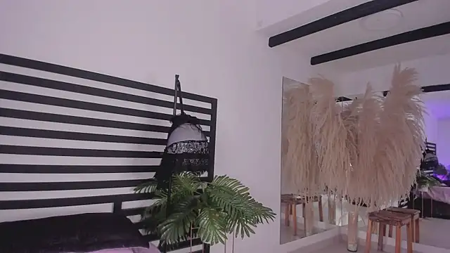 Snapshot of ariana_rosse__ chatting on 01-12-25, 02:41 ariana rosse online show from 01-12-25, 02:41