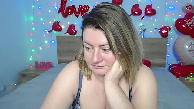 ZannaDreil online show from 02-13-25, 01:08