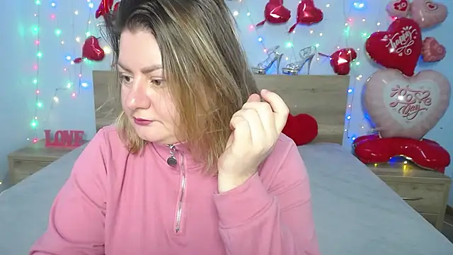 ZannaDreil online show from 02-14-25, 04:47