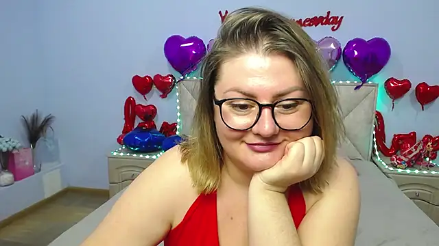 ZannaDreil online show from 02-17-25, 05:36