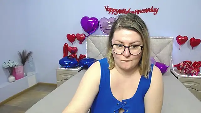 ZannaDreil online show from 02-19-25, 05:49