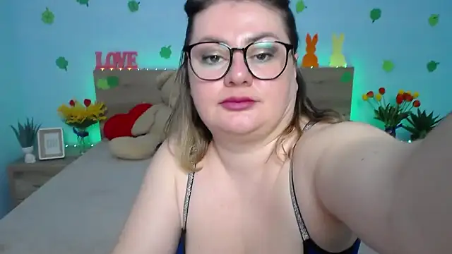 ZannaDreil online show from 03-16-25, 04:09