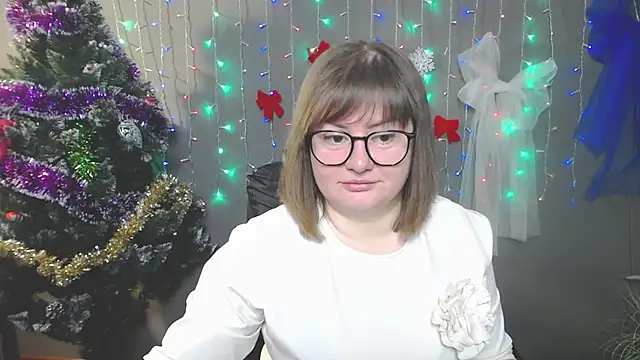 ZannaDreil online show from 12-14-25, 07:07