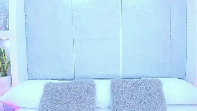 AvyMilton online show from 09-26-25, 11:36