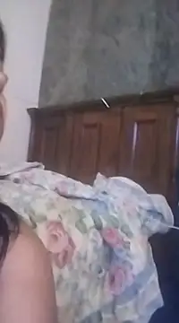 Snapshot of SINUECASTILLO chatting on 12-17-24, 10:55 SINUECASTILLO online show from 12-17-24, 10:55