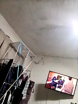 Snapshot of SINUECASTILLO chatting on 01-29-25, 09:23 SINUECASTILLO online show from 01-29-25, 09:23